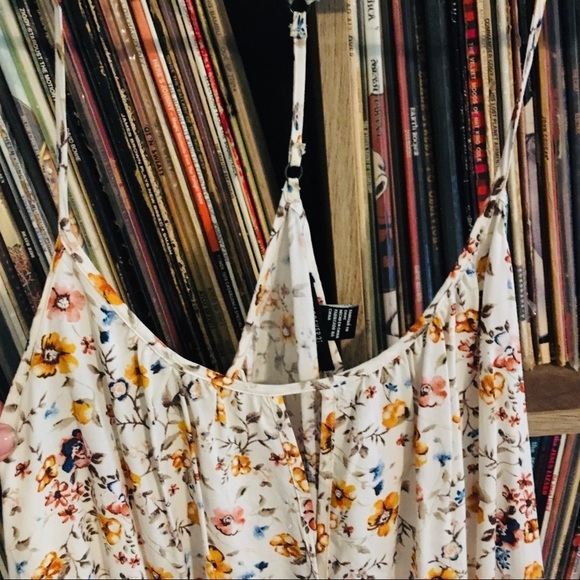𝅺🌸 Sweet F21 Floral Sundress - Picture 2 of 5